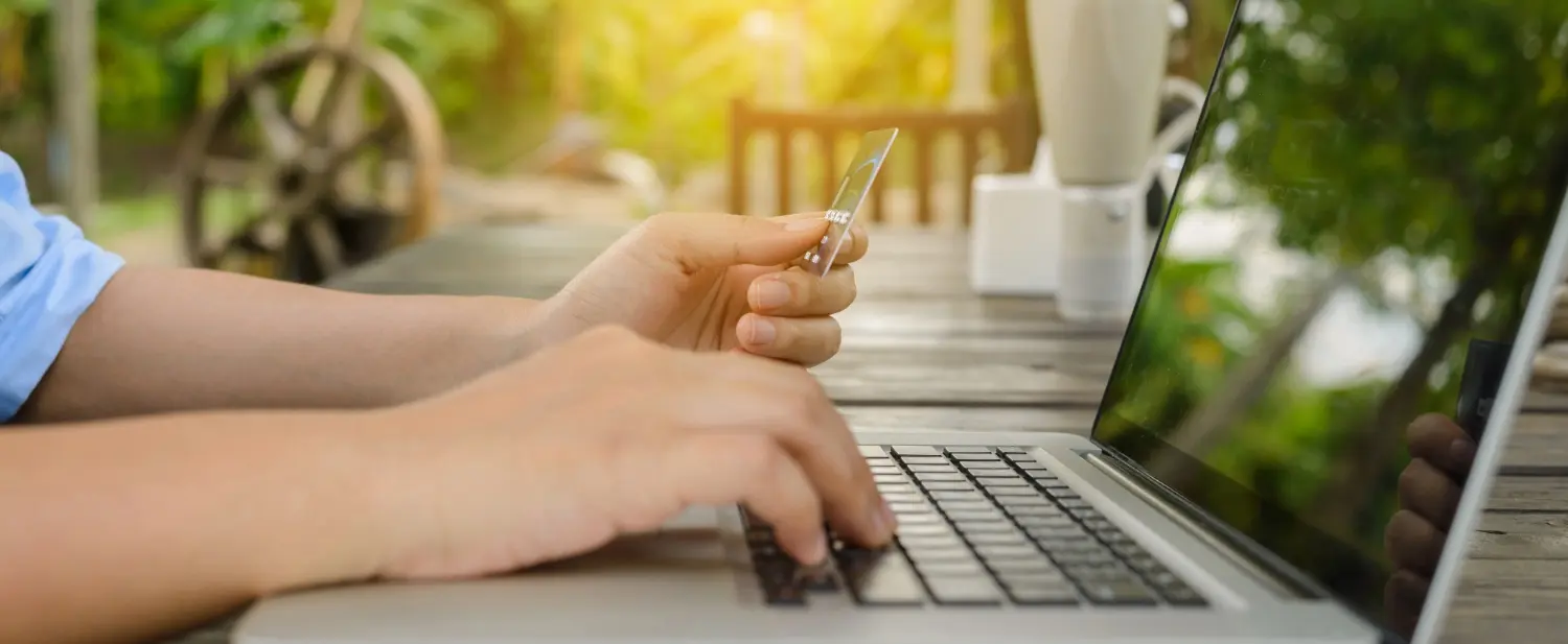 Online placanje Crna Gora: kartice, pouzeće, Stripe